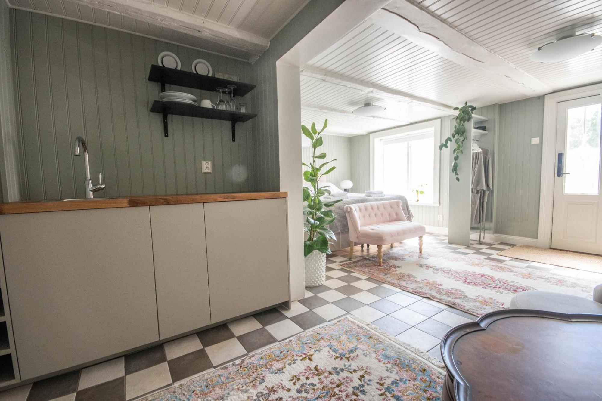 Johannas Guesthouse Soderkoping Exterior photo