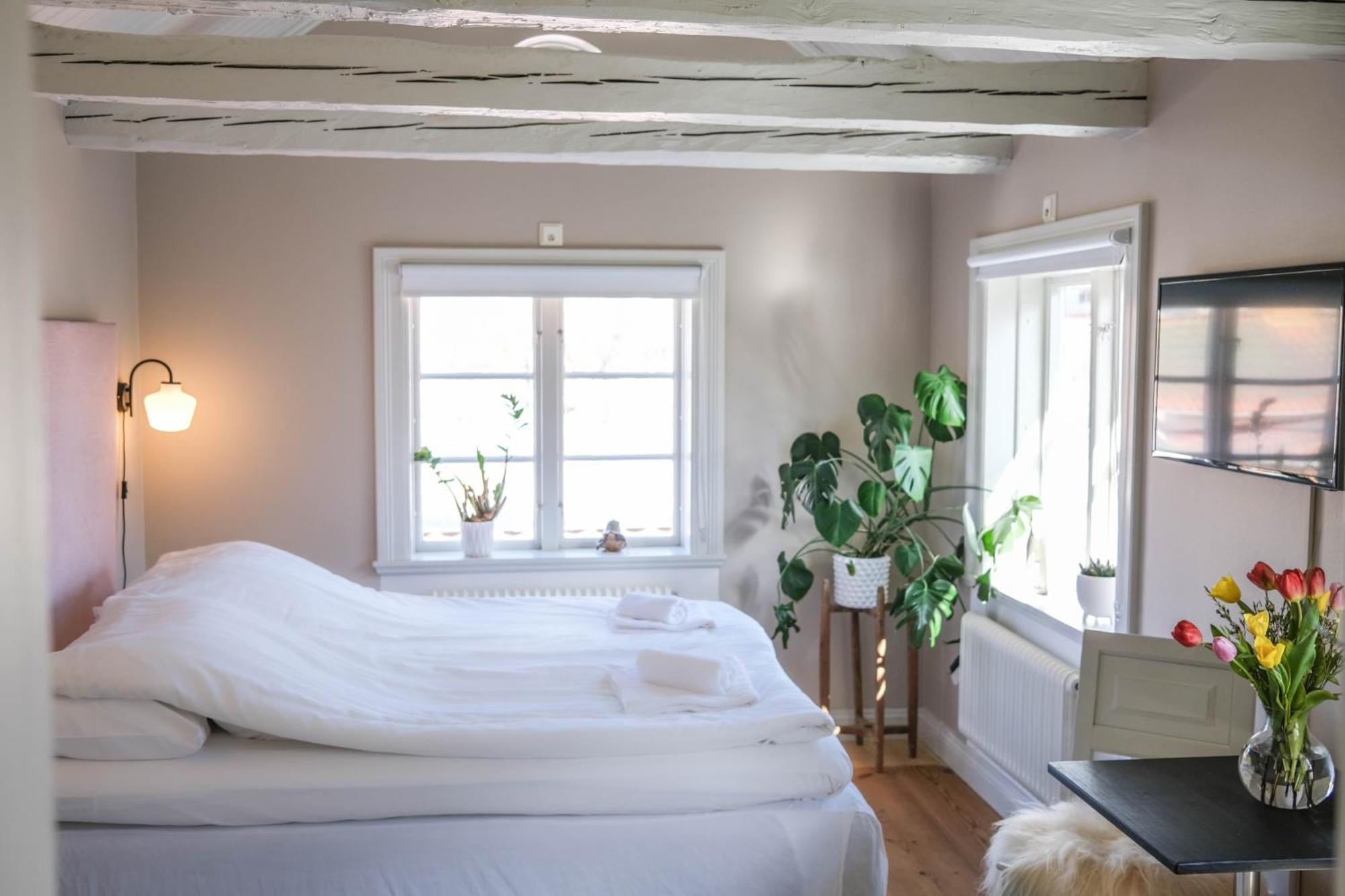 Johannas Guesthouse Soderkoping Exterior photo
