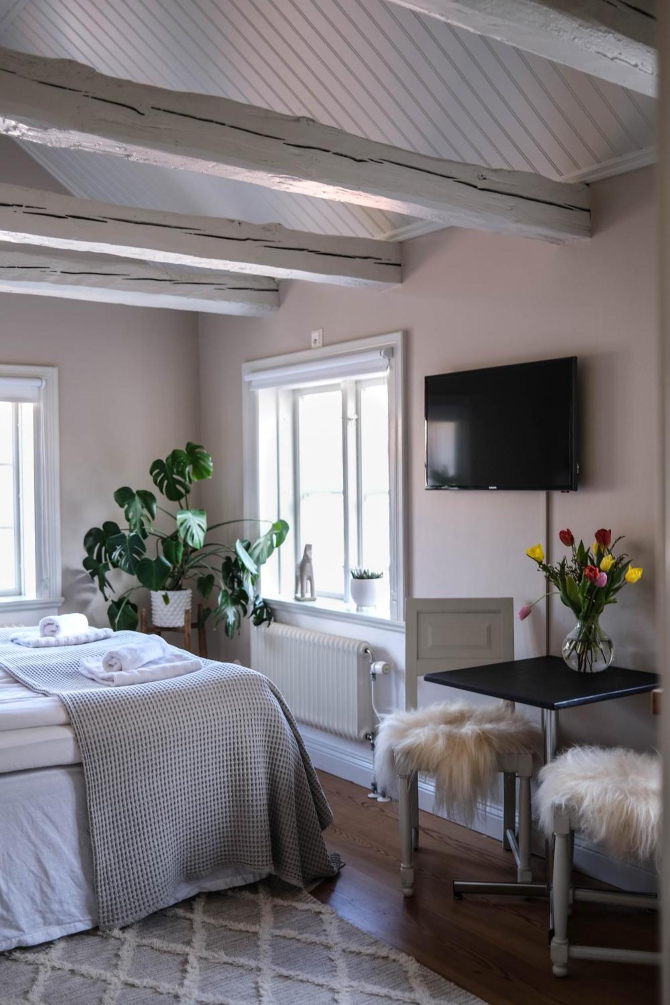 Johannas Guesthouse Soderkoping Exterior photo