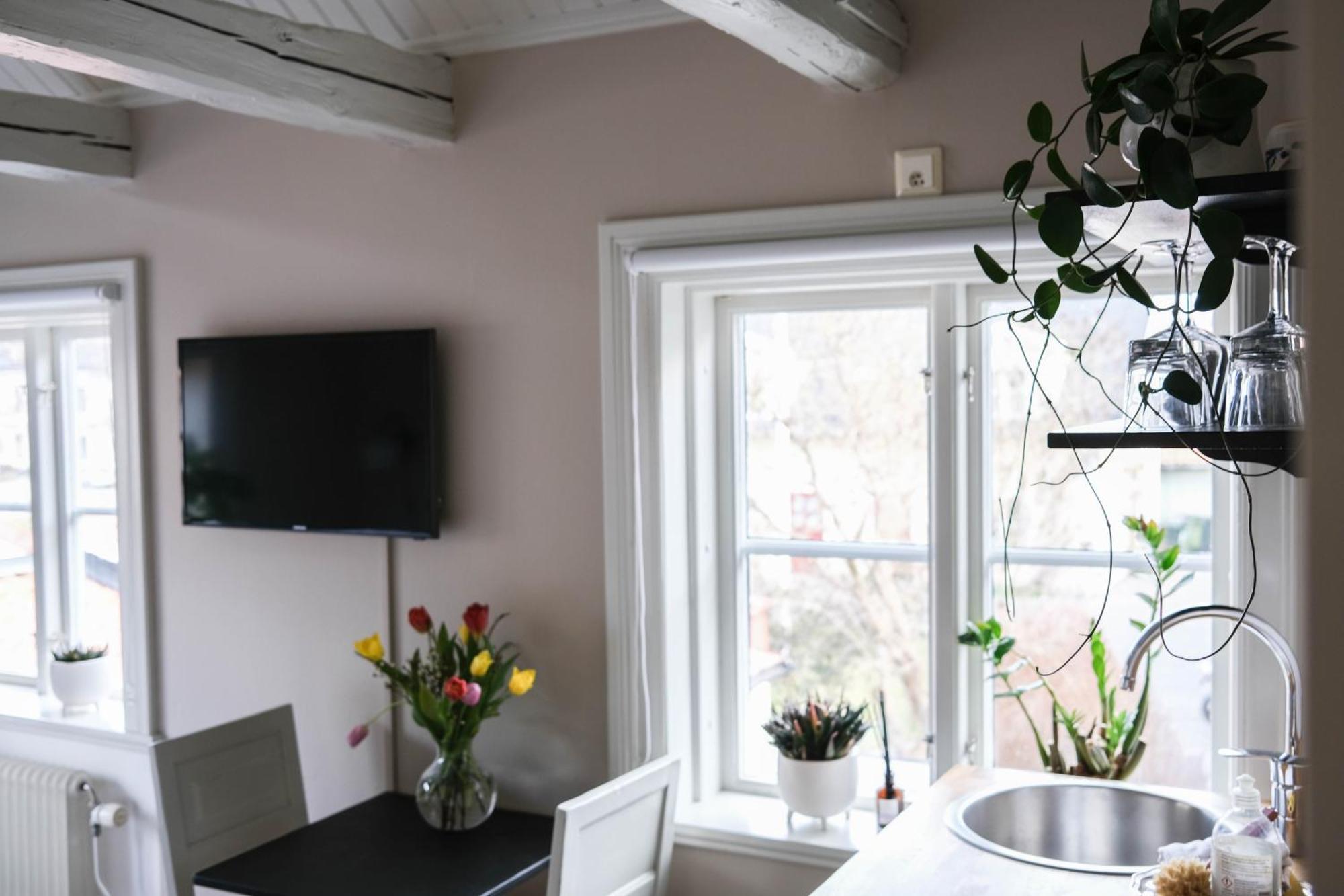 Johannas Guesthouse Soderkoping Exterior photo